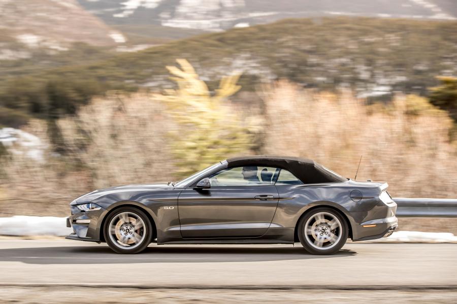  Ford Mustang GT Convertible 2017 года  (EU) (фото 15 из 34)
